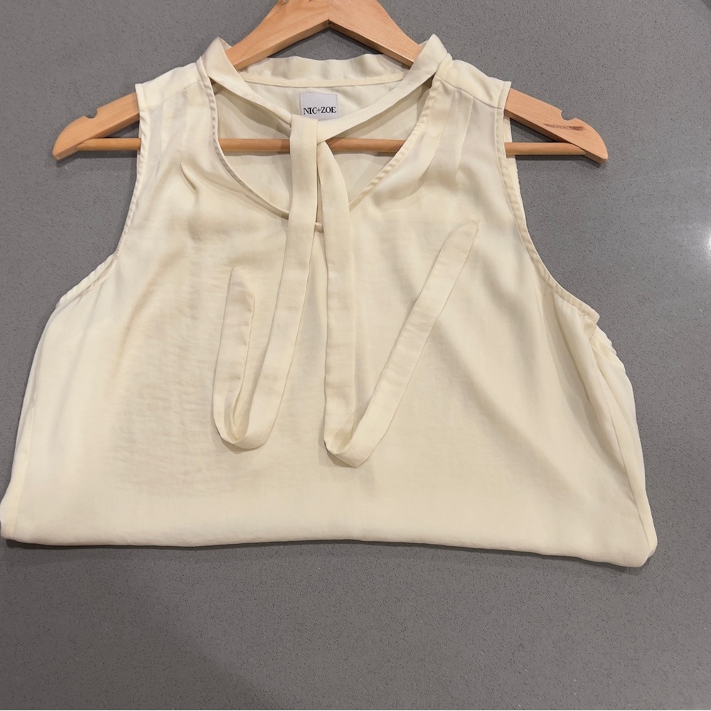 NIC+ZOE Pale Yellow Sleeveless Blouse with Tie Detail.